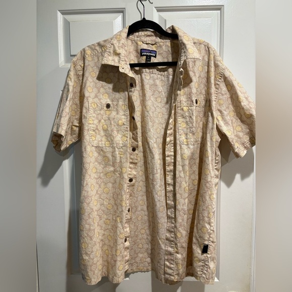 Patagonia Other - Patagonia Men's Back Step Shirt short sleeve button down beige floral XL